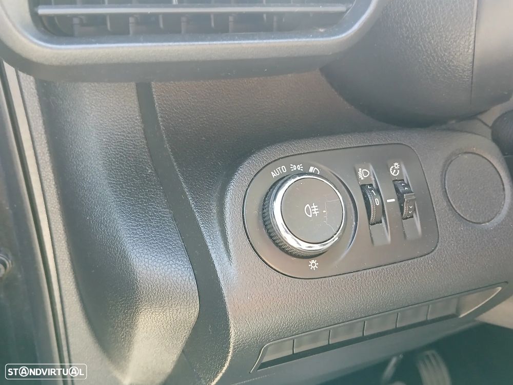 Opel COMBO 3L - 13