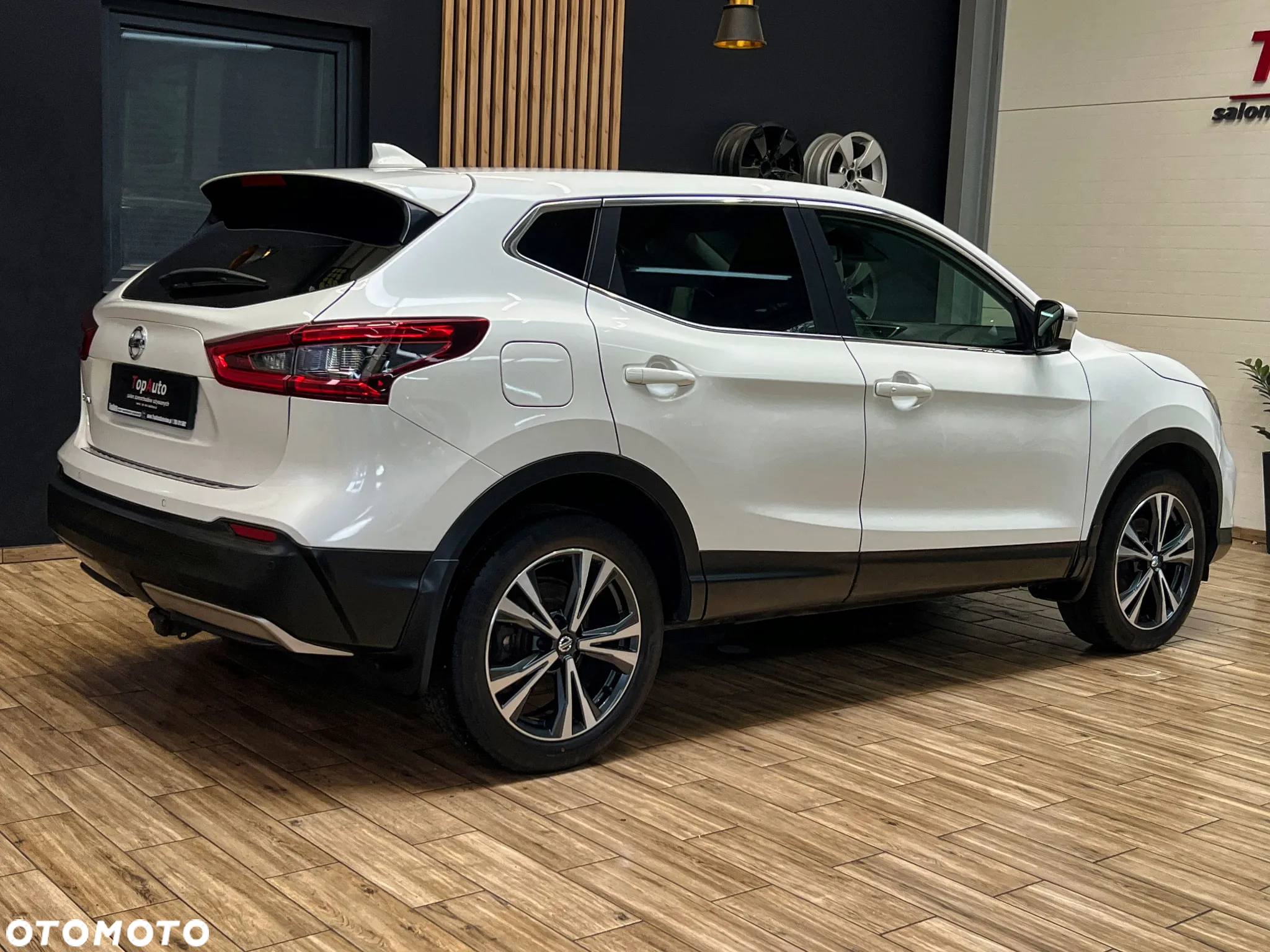 Nissan Qashqai 1.3 DIG-T N-Connecta - 8
