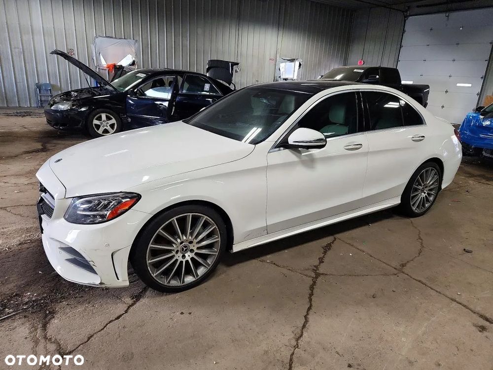 Mercedes-Benz C-Class 2020 photo 2