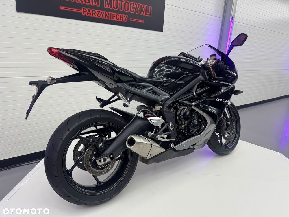 Triumph Daytona - 3