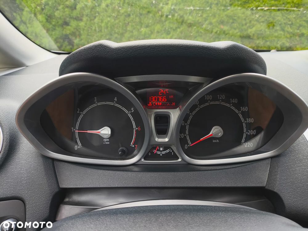 Ford Fiesta 1.25 Titanium EU5 - 27