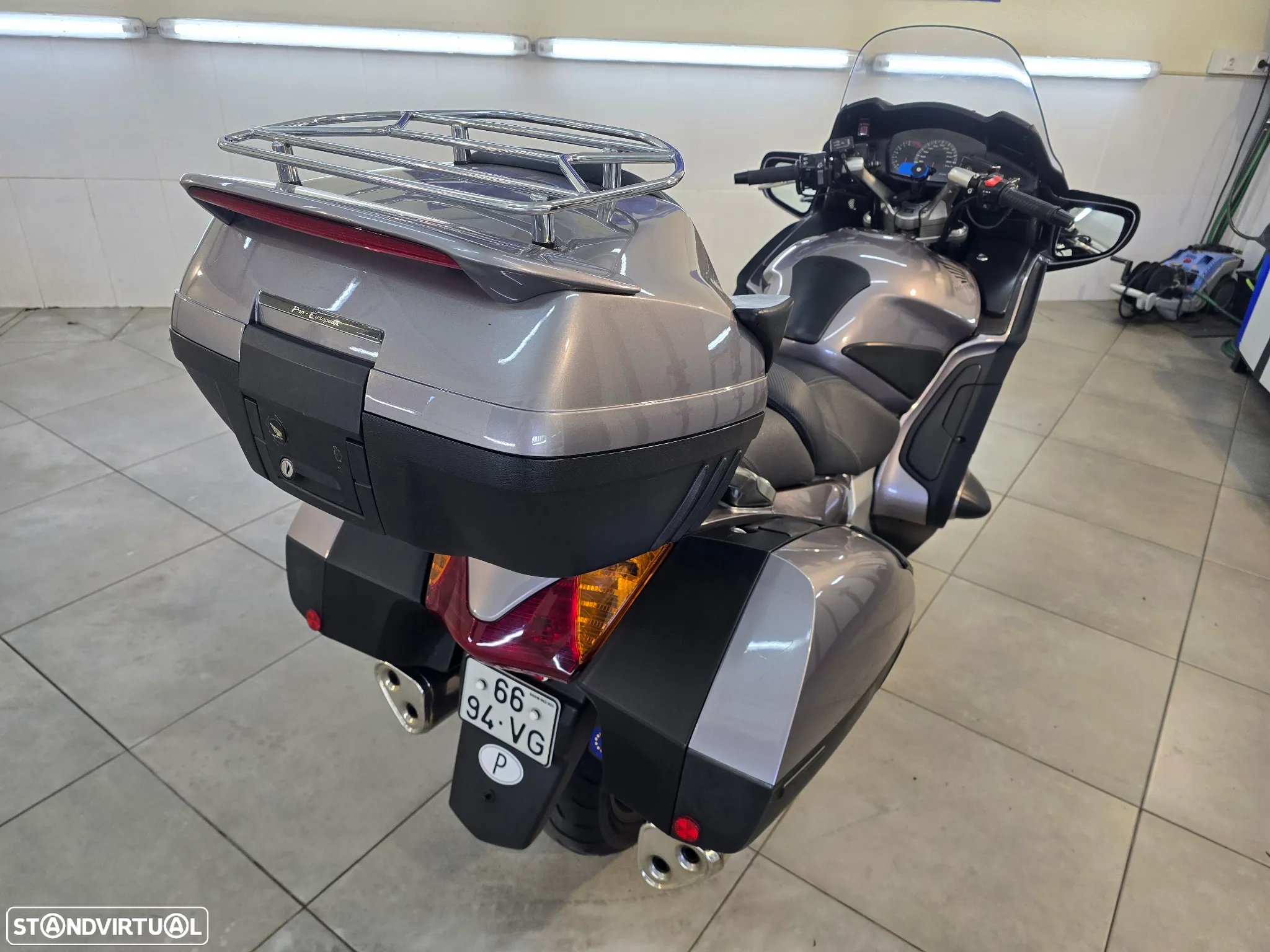 Honda Pan European ABS - 38