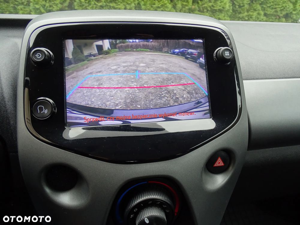 Toyota Aygo x-play - 17