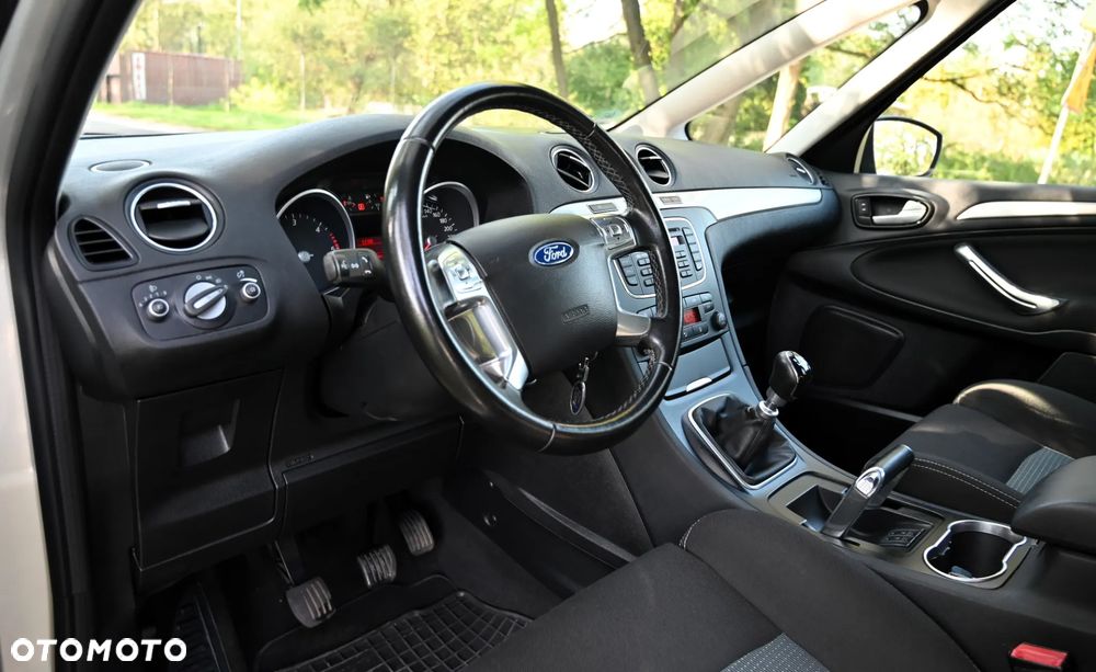 Ford S-Max - 22