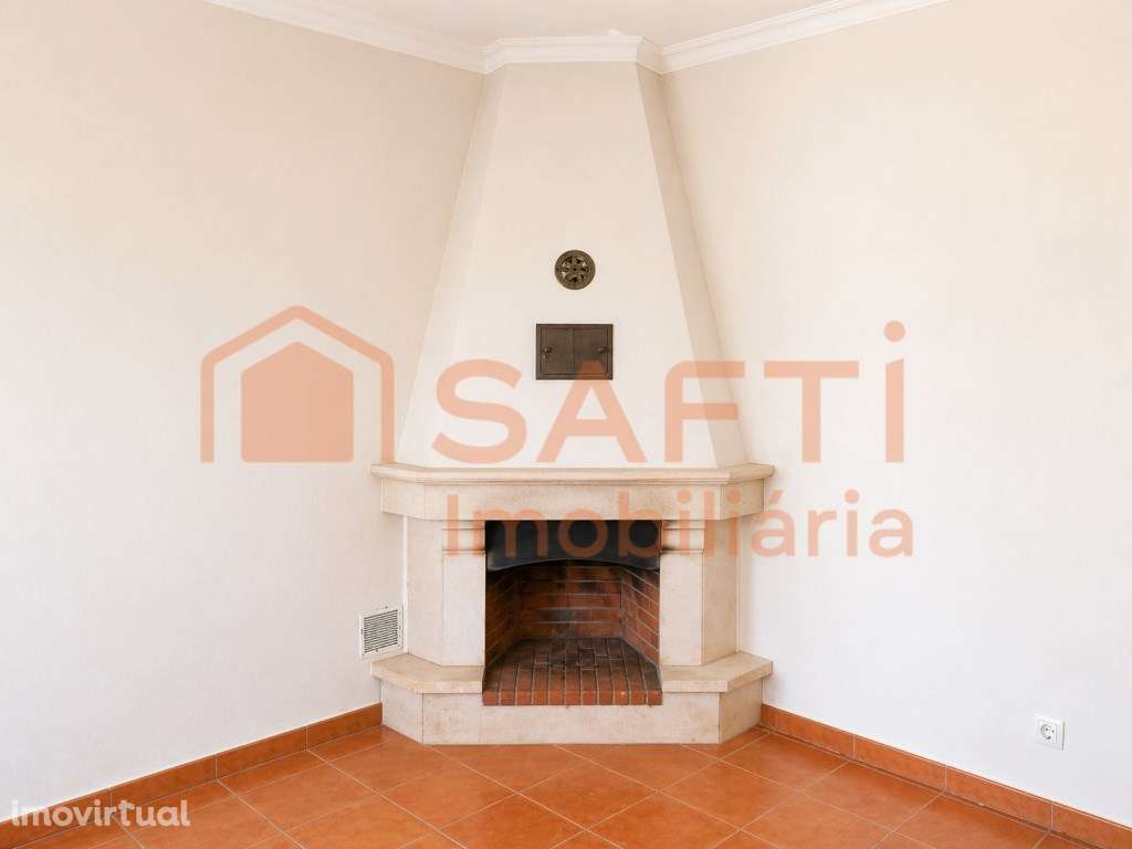 Moradia de tipologia T2, composta por r/c e 1º andar, a 10min do ce... - Grande imagem: 3/14