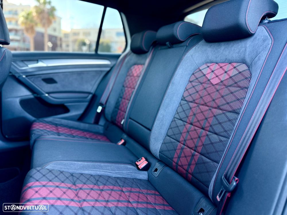 VW Golf GTI TCR 2.0 TSI OPF DSG - 11