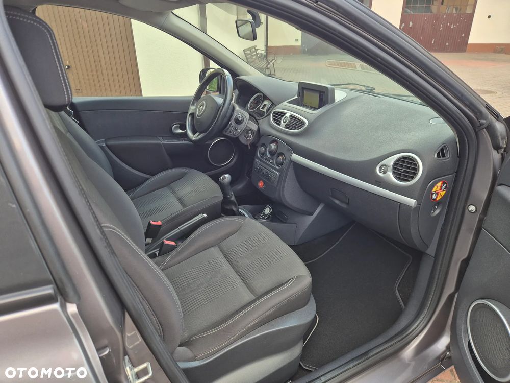 Renault Clio 1.2 16V 75 TomTom Edition - 17
