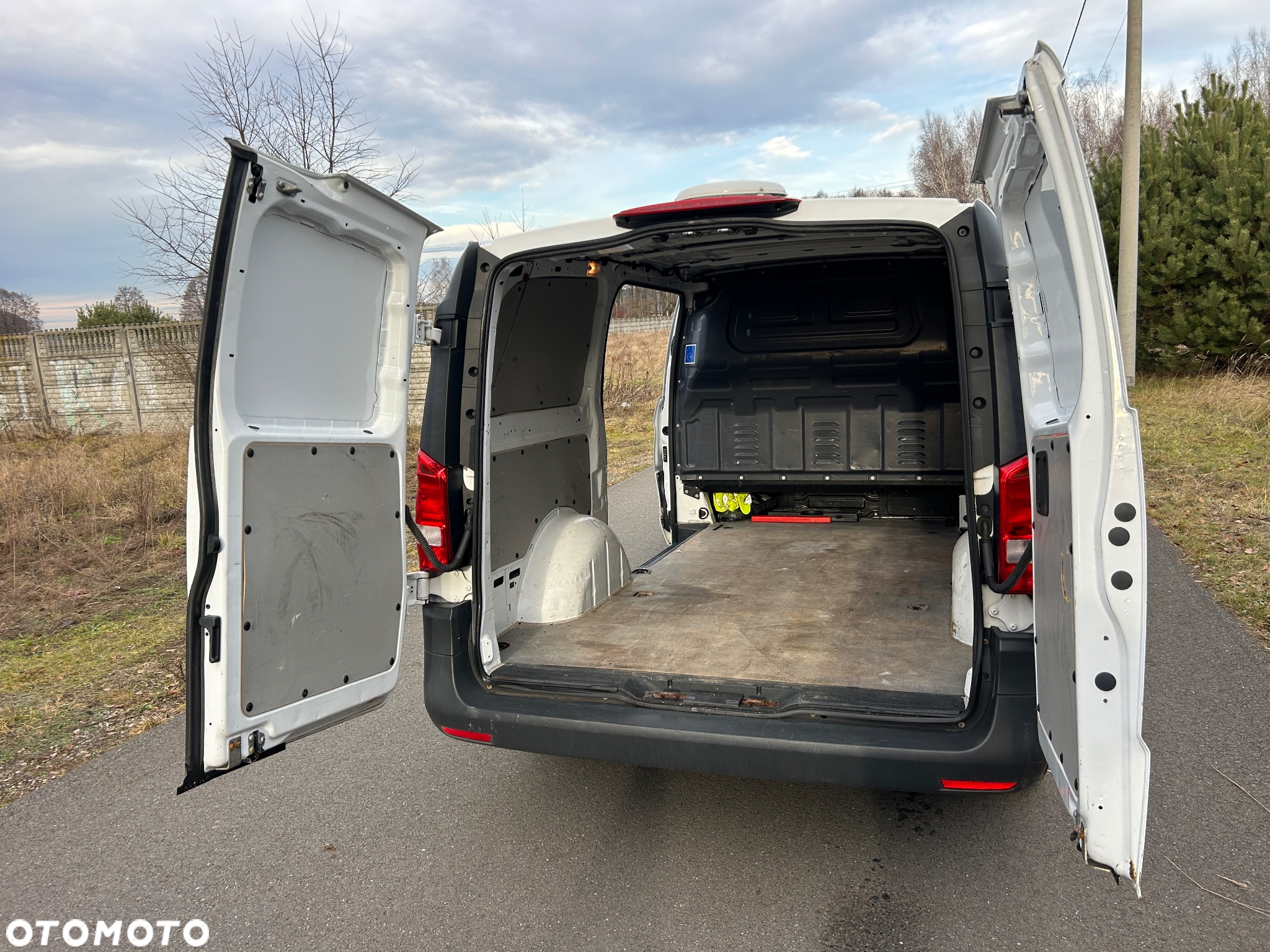 Mercedes-Benz VITO - 13