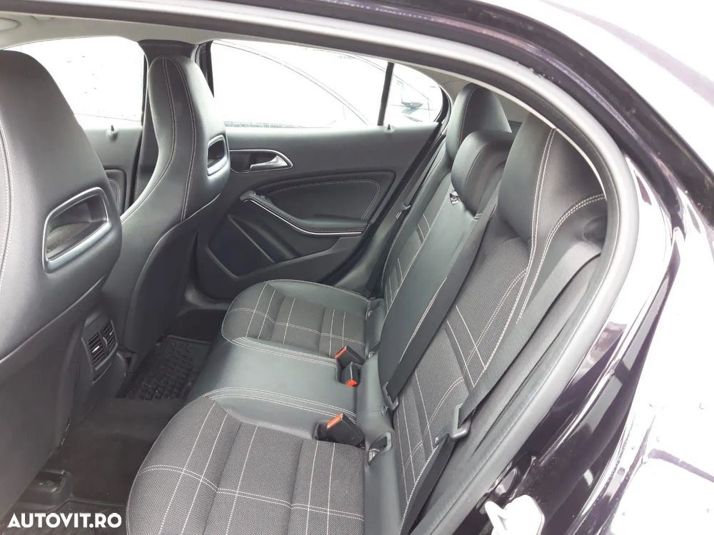 Mercedes-Benz GLA 200 d 4MATIC Aut. - 11