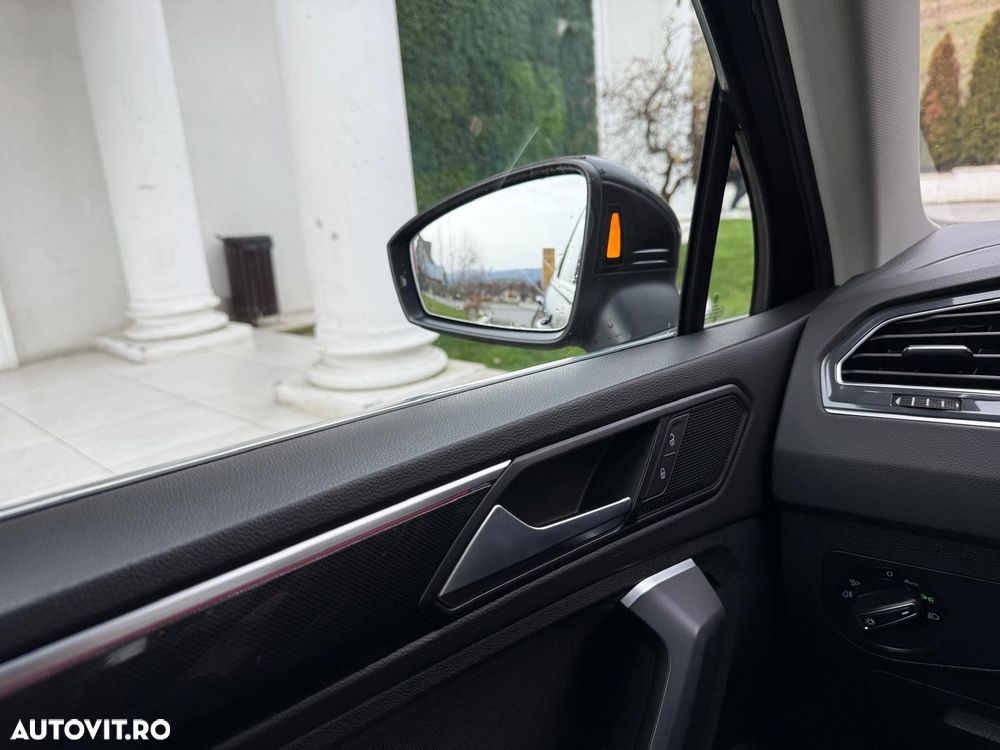 Volkswagen Tiguan - 12