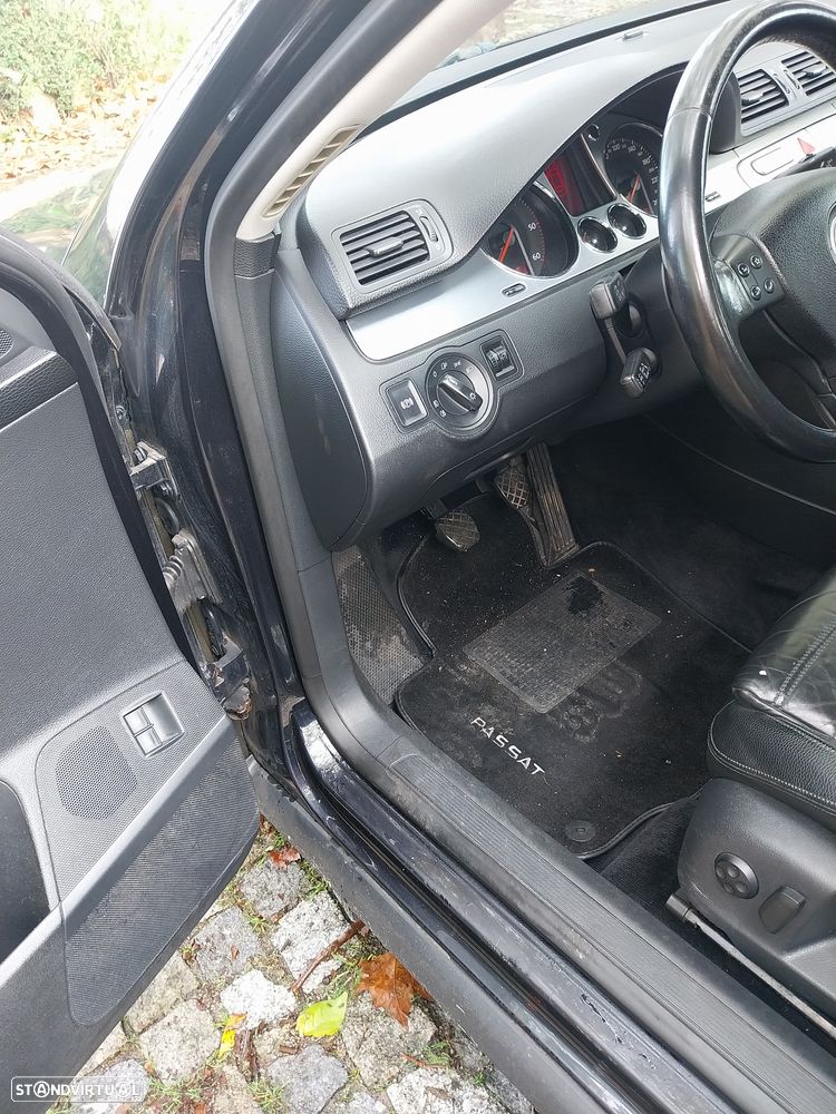 VW Passat 2.0 TDI Confortline - 24