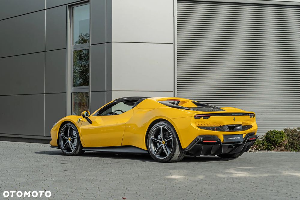 Ferrari 296 GTS - 5
