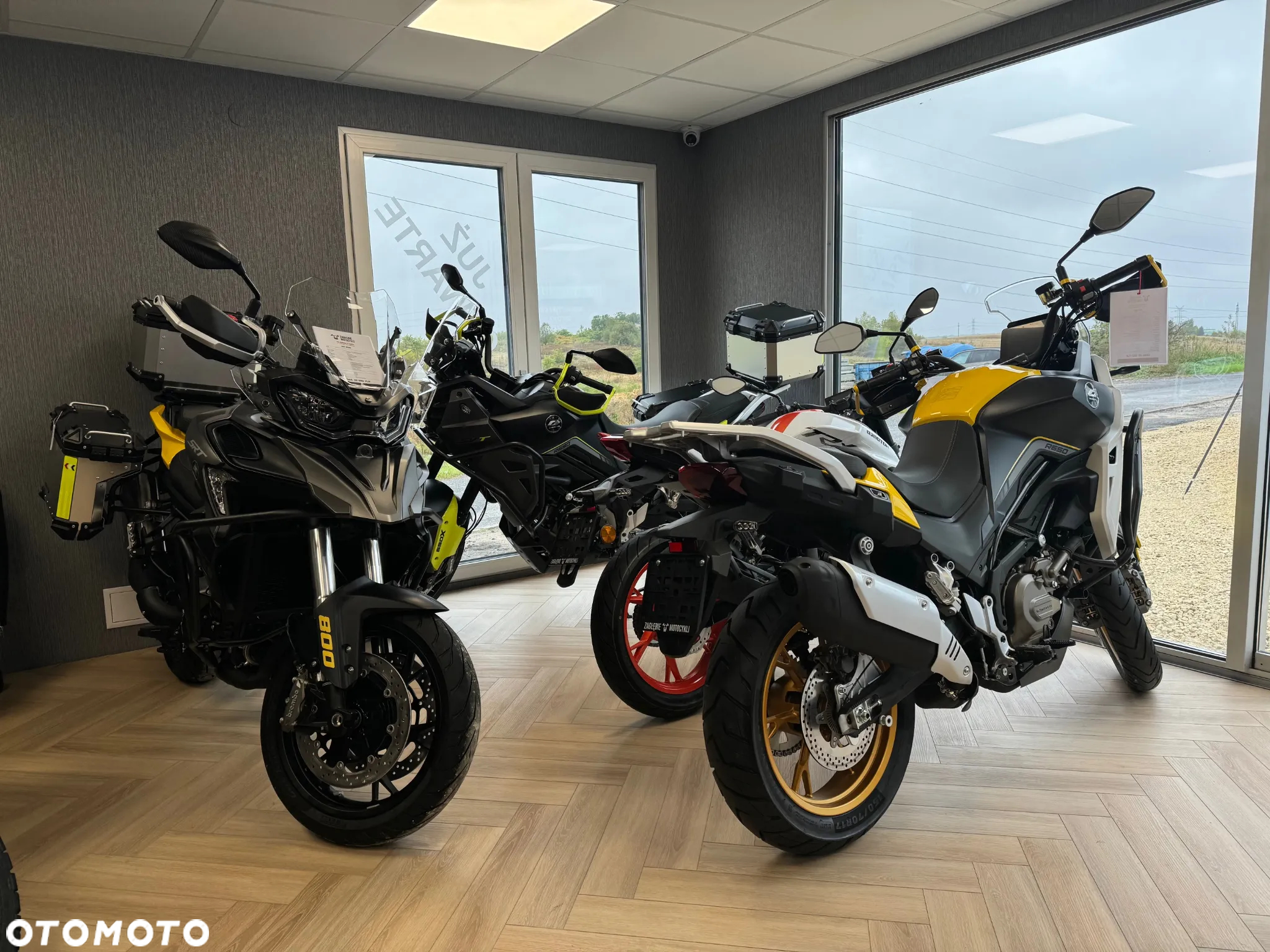QJMOTOR SVT 650X - 10
