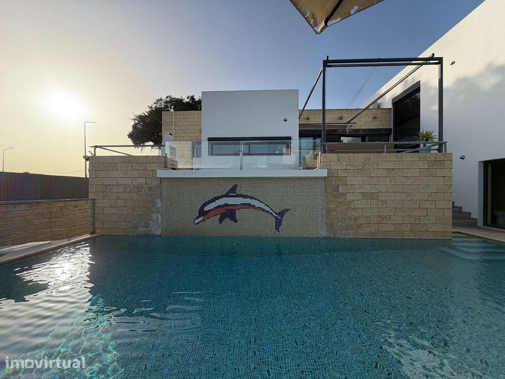 Moradia a venda em Azeitão, T5 com Piscina, Cave e Garagem em Vila ... - Grande imagem: 4/48
