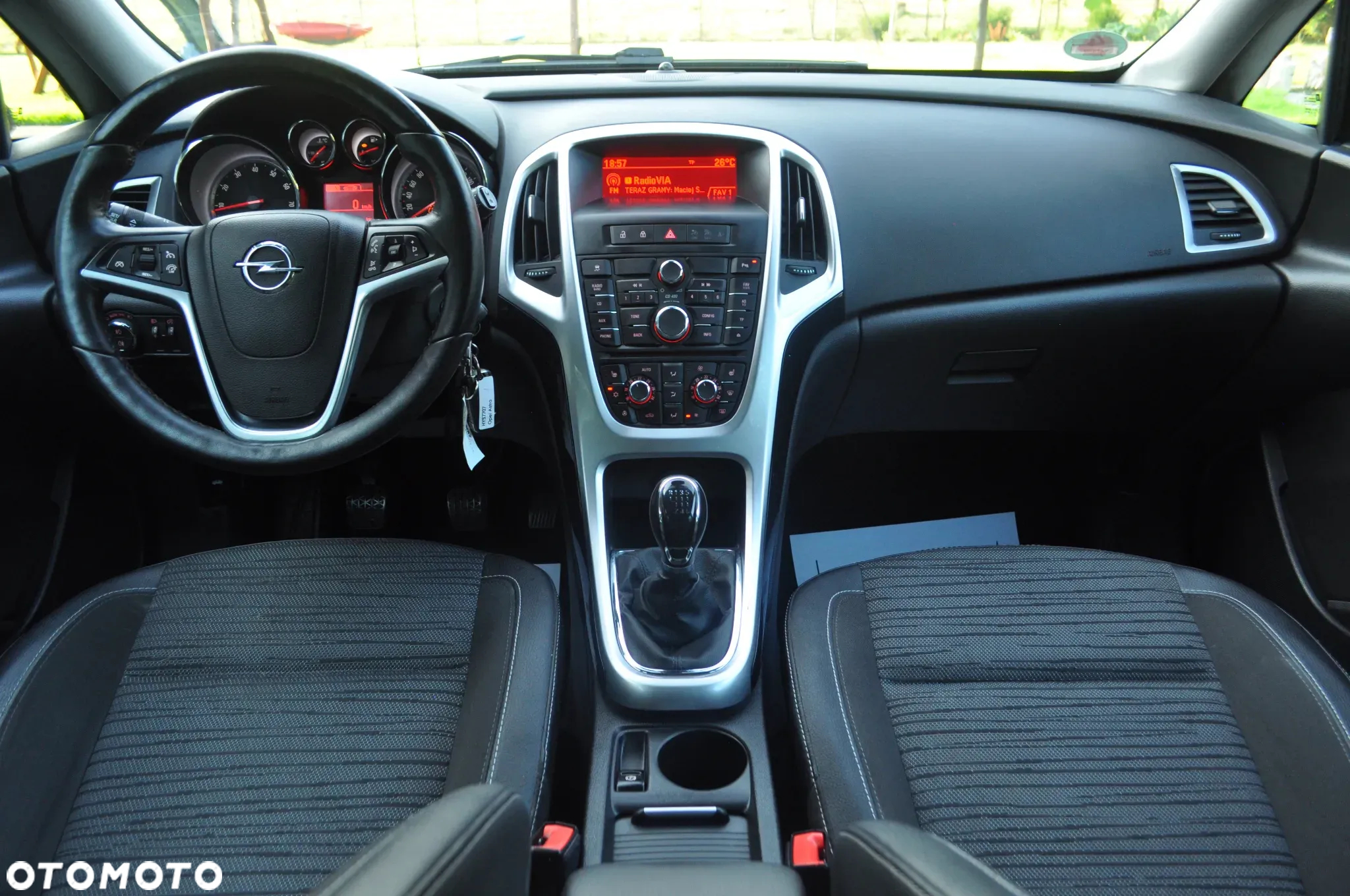Opel Astra IV 1.4 T Cosmo - 26