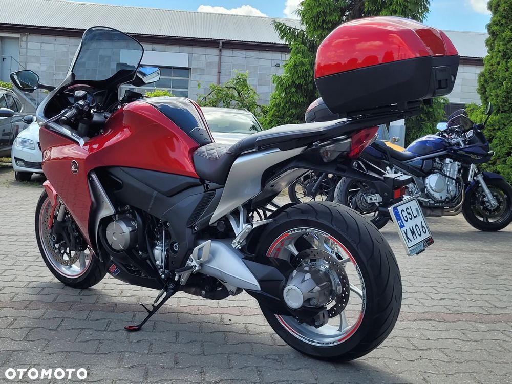 Honda VFR - 27
