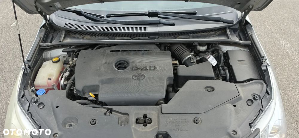 Toyota Avensis 2.0 D-4D - 20