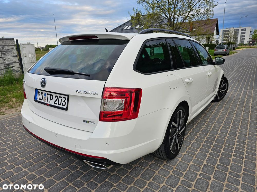 Skoda Octavia 2.0 TDI DSG RS - 4