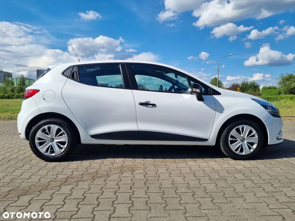 Renault Clio 1.2 16V 75 Life - 10