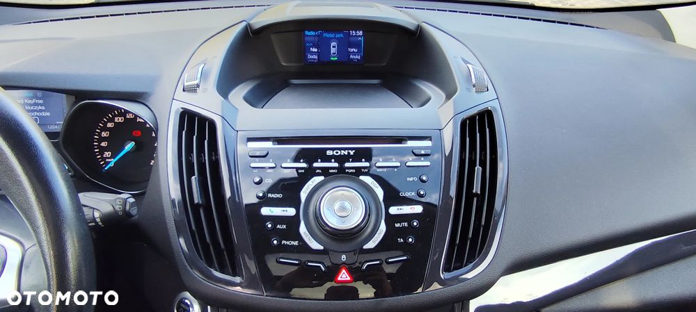 Ford Kuga 1.6 EcoBoost 2x4 Titanium - 23