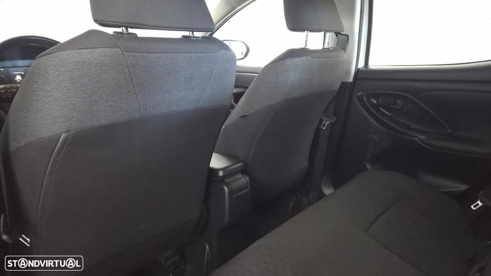 Toyota Yaris 1.5 HSD Comfort+P.Style - 13