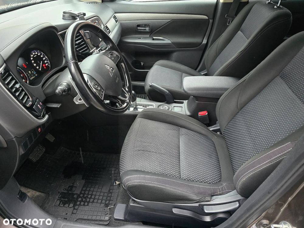 Mitsubishi Outlander 2.0 Intense + 4WD CVT - 8