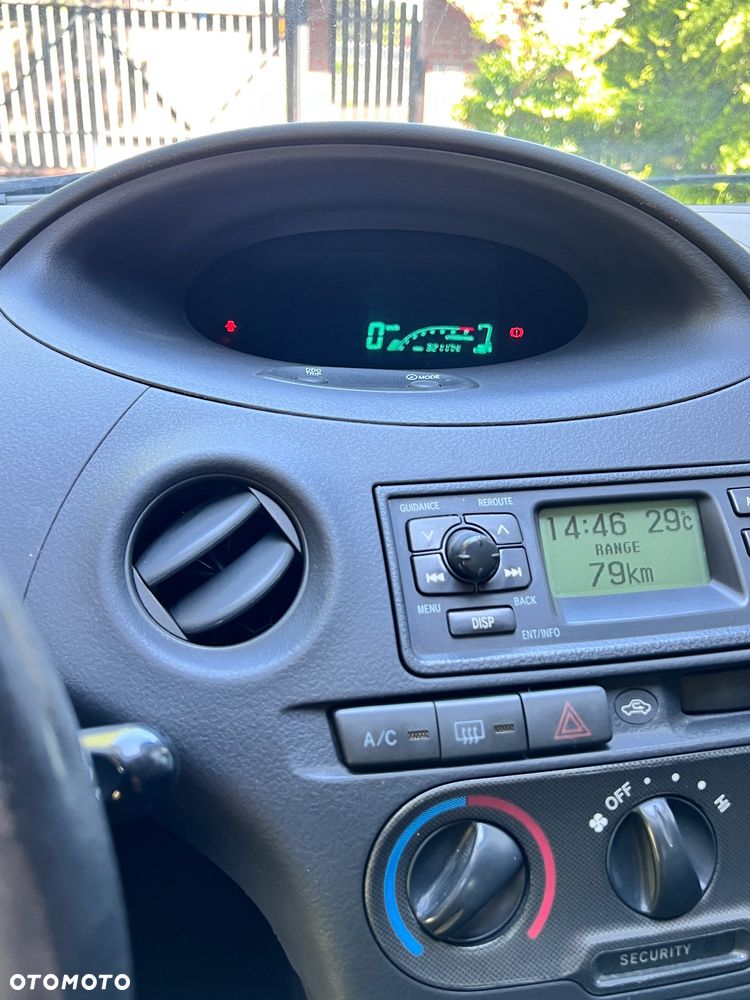 Toyota Yaris 1.3 Blue - 6