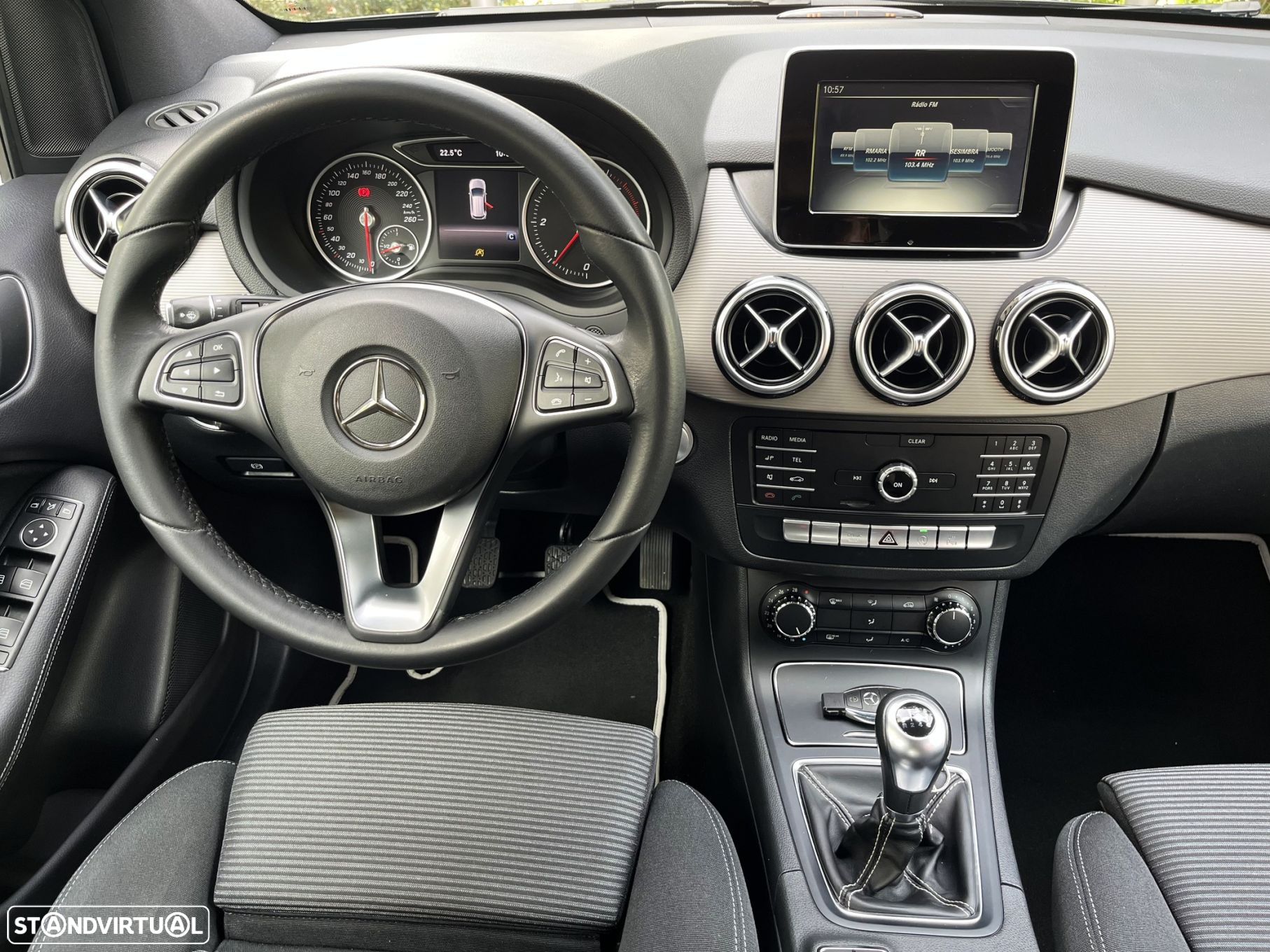 Mercedes-Benz B 180 d Style - 21