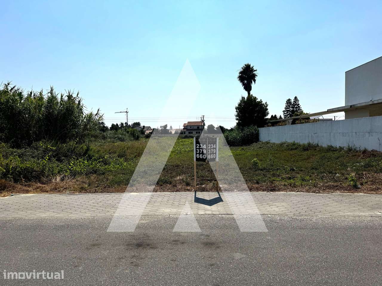 Lote de terreno localizado a 2 minutos do C. C. Glicínias! - Grande imagem: 5/8