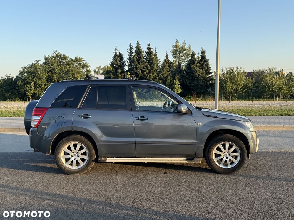 Suzuki Grand Vitara 2.0 De luxe - 8