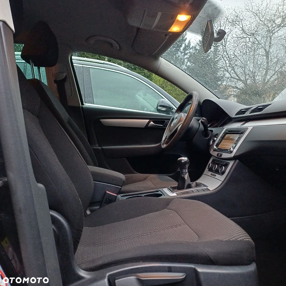 Volkswagen Passat 1.6 TDI BlueMotion - 16