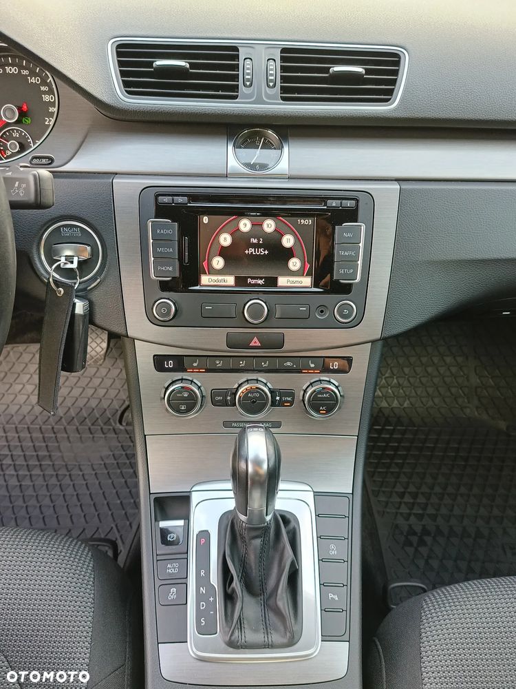 Volkswagen Passat 2.0 TDI DSG BlueMotion Technology Comfortline - 17