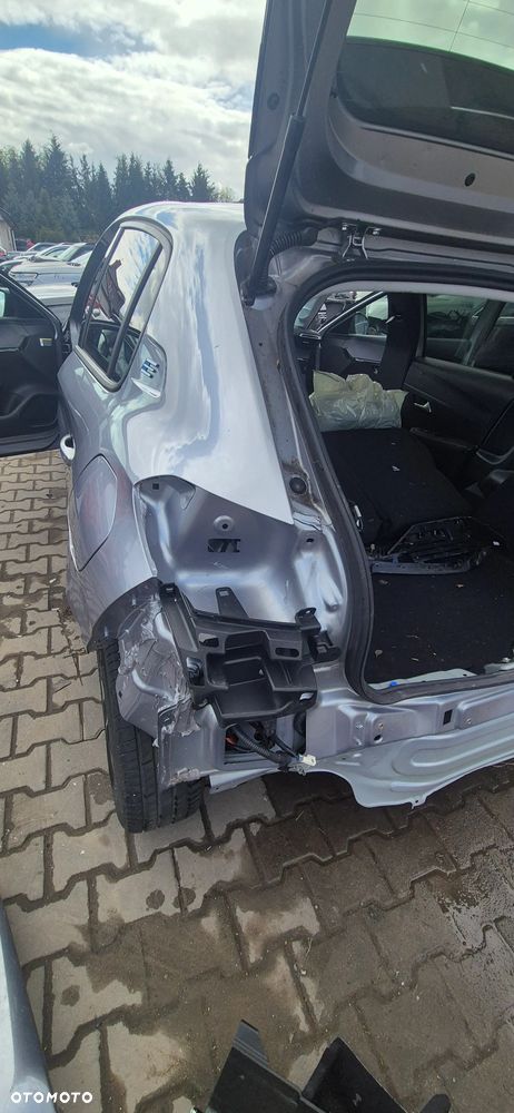 Peugeot 208 50kWh Business - 21