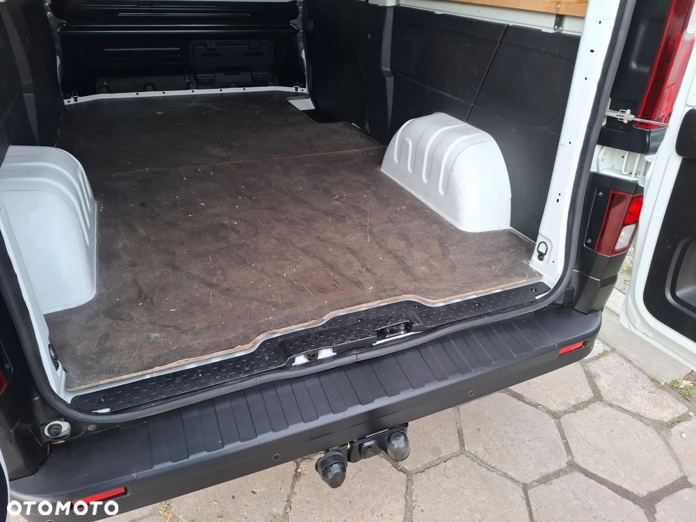 Renault Trafic 2017 LONG 1.6DCI 125KM KLIMA 3OSOBOWY - 27