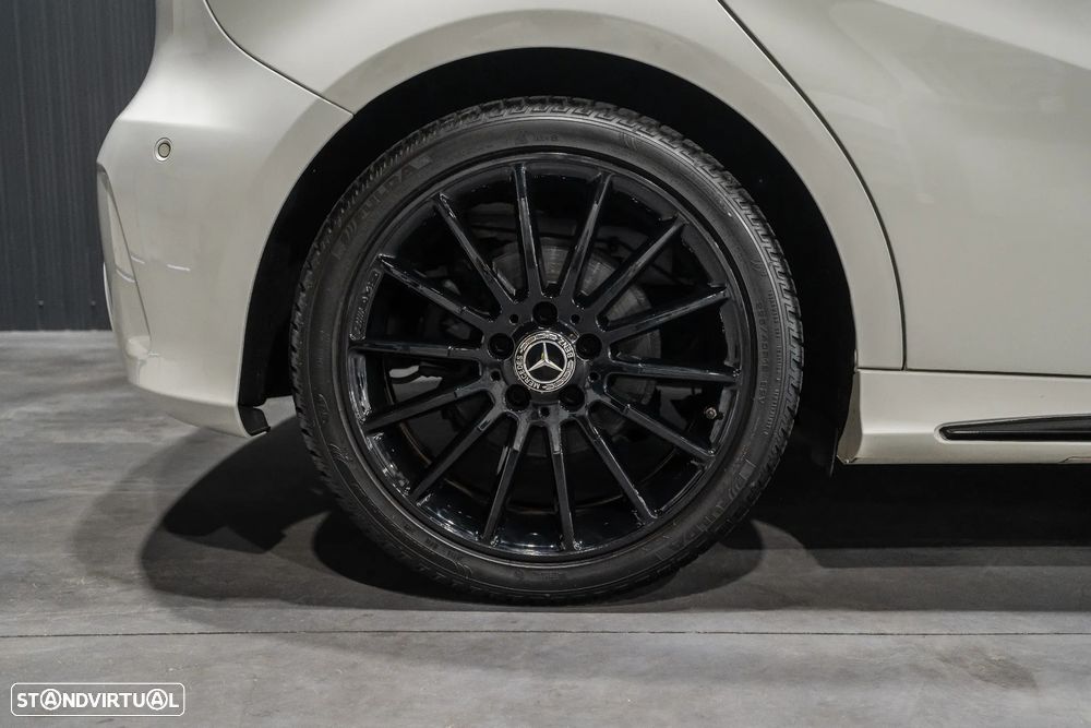 Mercedes-Benz A 180 AMG Line - 47