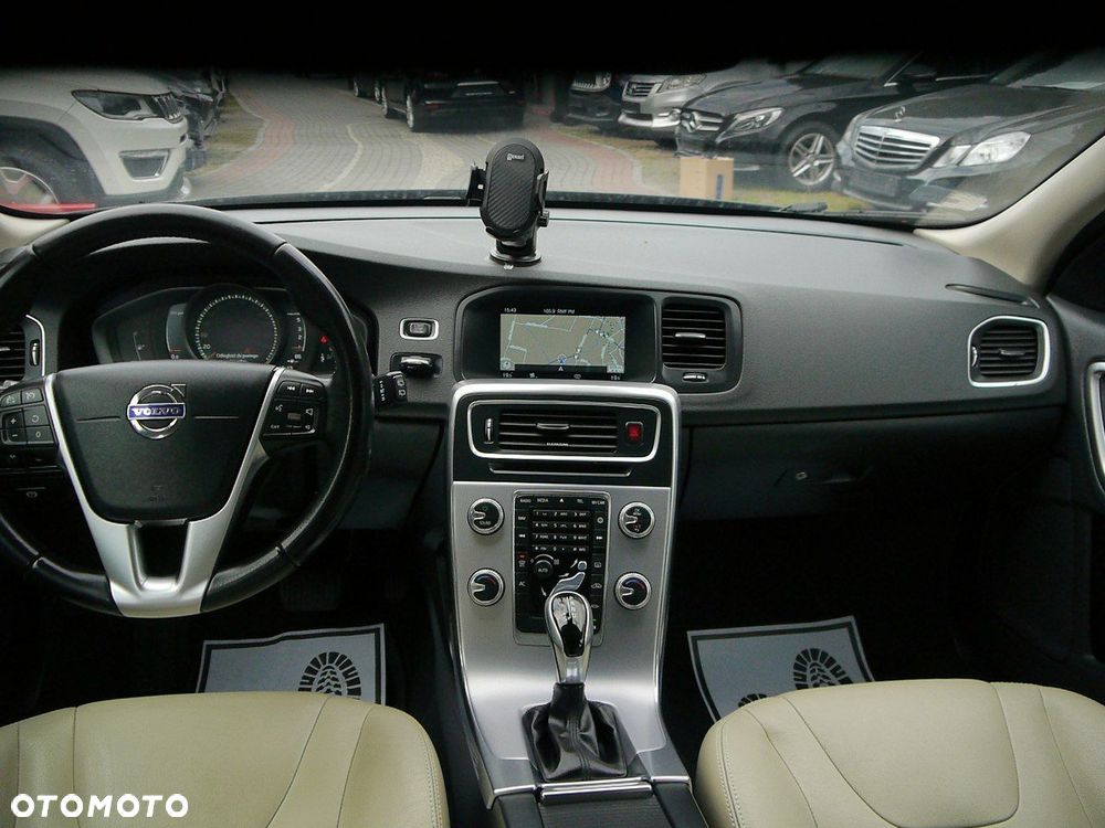 Volvo V60 D2 Drive-E Momentum - 20