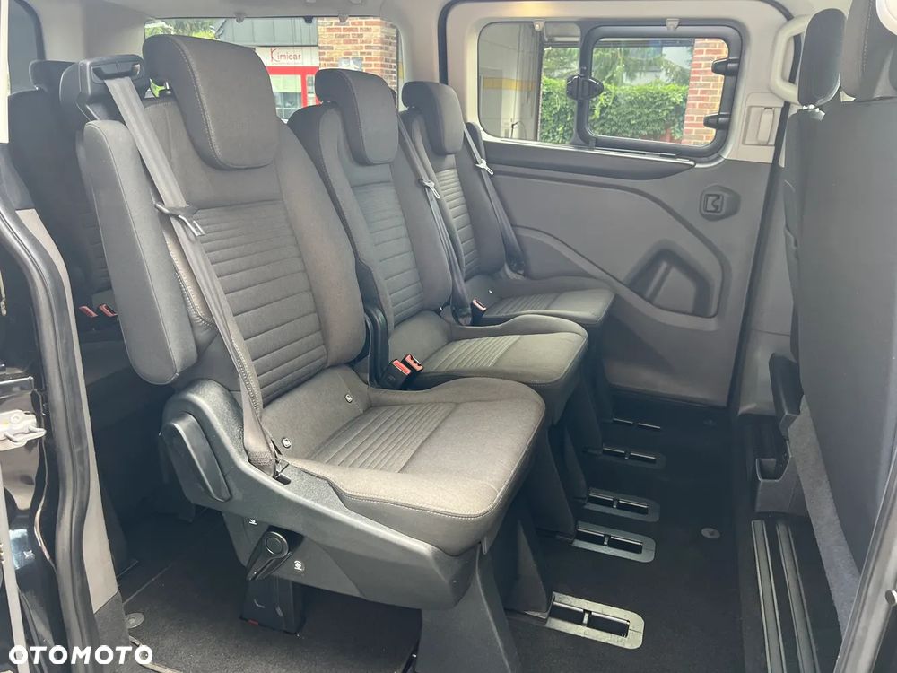 Ford Tourneo Custom - 21