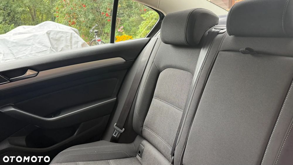 Volkswagen Passat 2.0 TDI SCR Comfortline DSG - 19