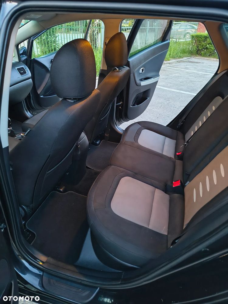Kia Ceed 1.6 Crdi M Euro2012 - 23