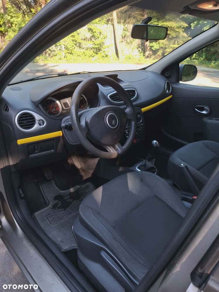Renault Clio 1.5 dCi Alize - 15