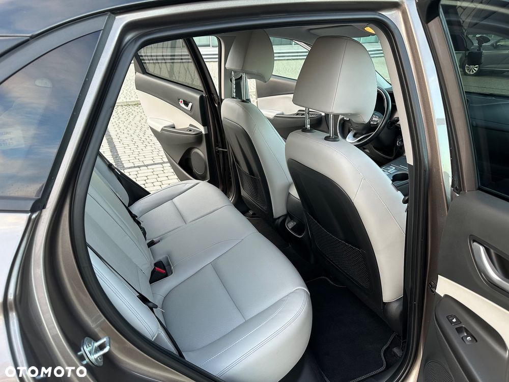 Hyundai Kona Electric 64kWh Platinum - 13