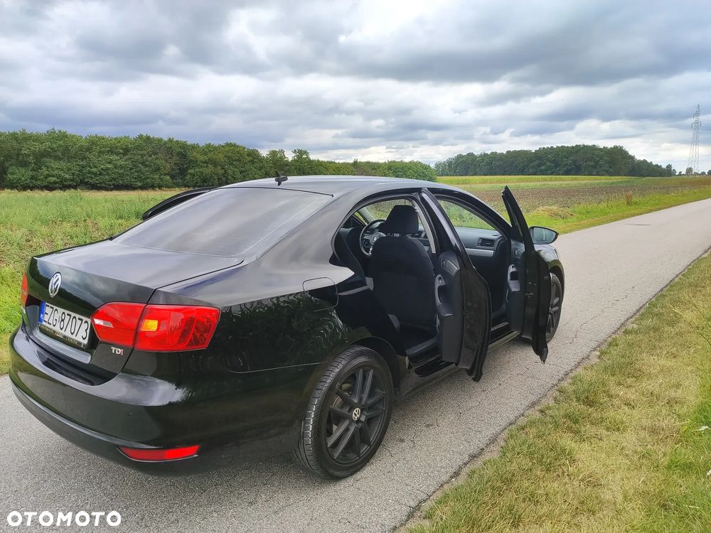 Volkswagen Jetta 1.6 TDI BMT Trendline - 6