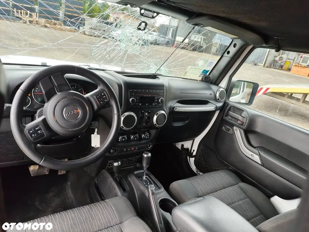 Jeep Wrangler Unlimited 2.8 CRD DPF Automatik X - 24