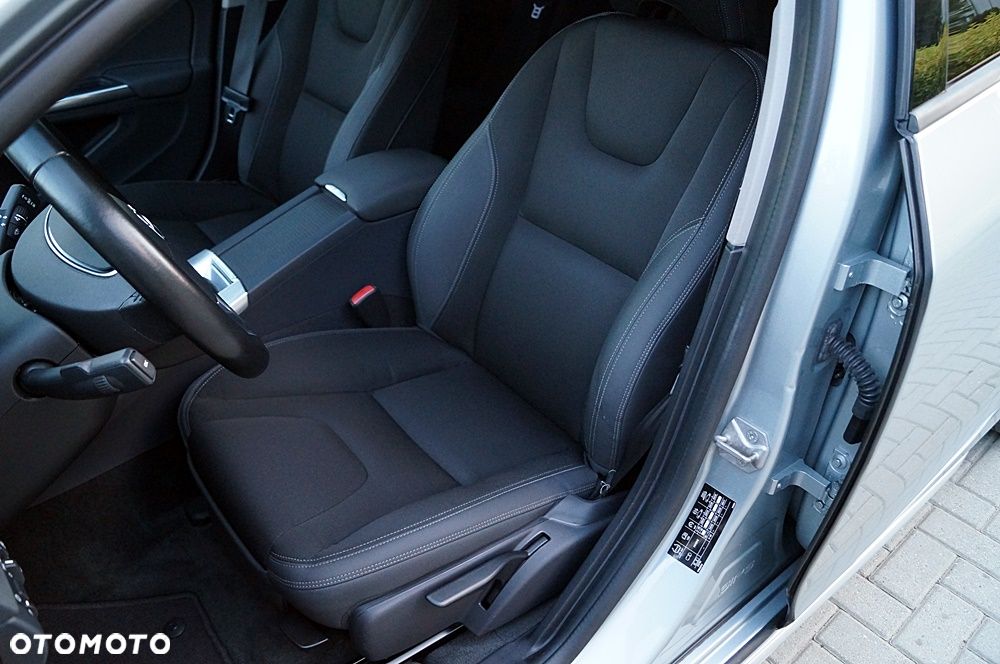 Volvo V60 D4 Geartronic Summum - 19