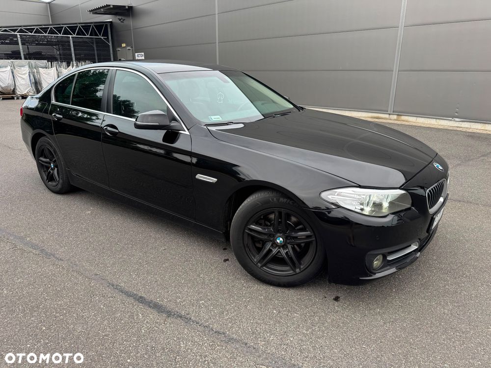 BMW Seria 5 520d xDrive Luxury Line - 2