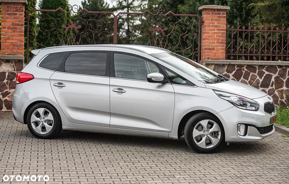 Kia Carens - 3