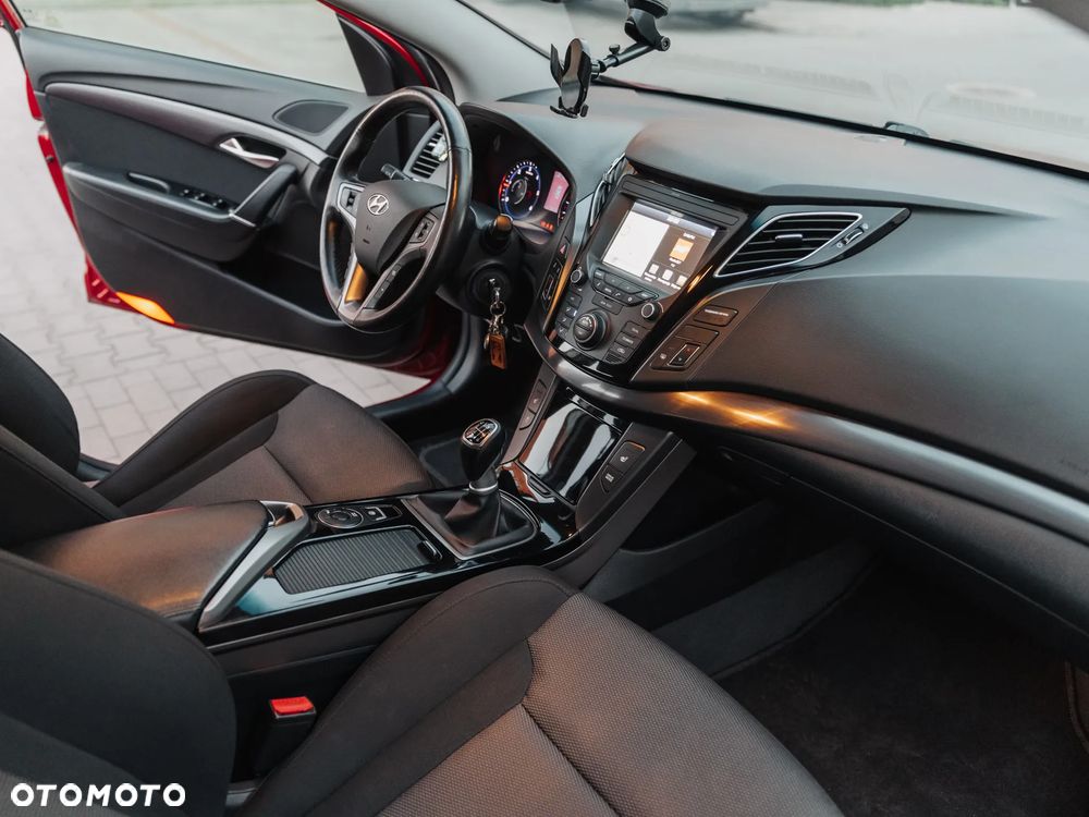 Hyundai i40 Kombi 1.7 CRDi Style - 17