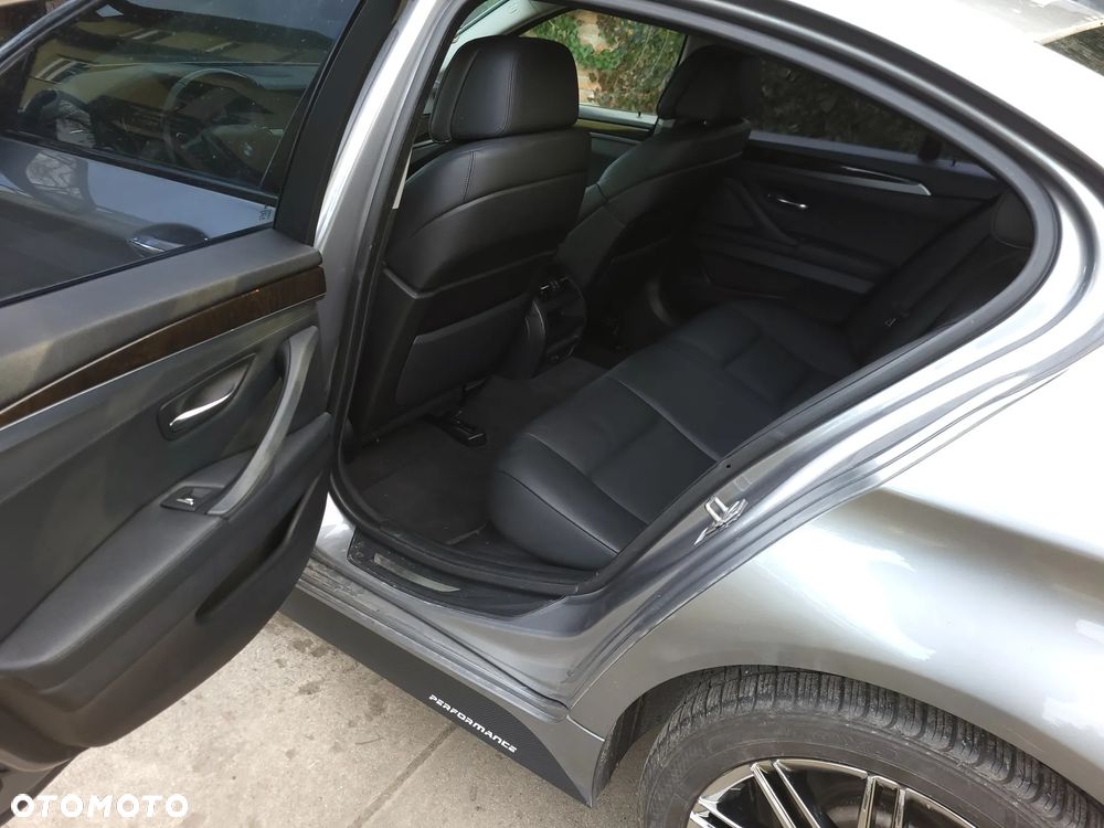 BMW Seria 5 528i - 15