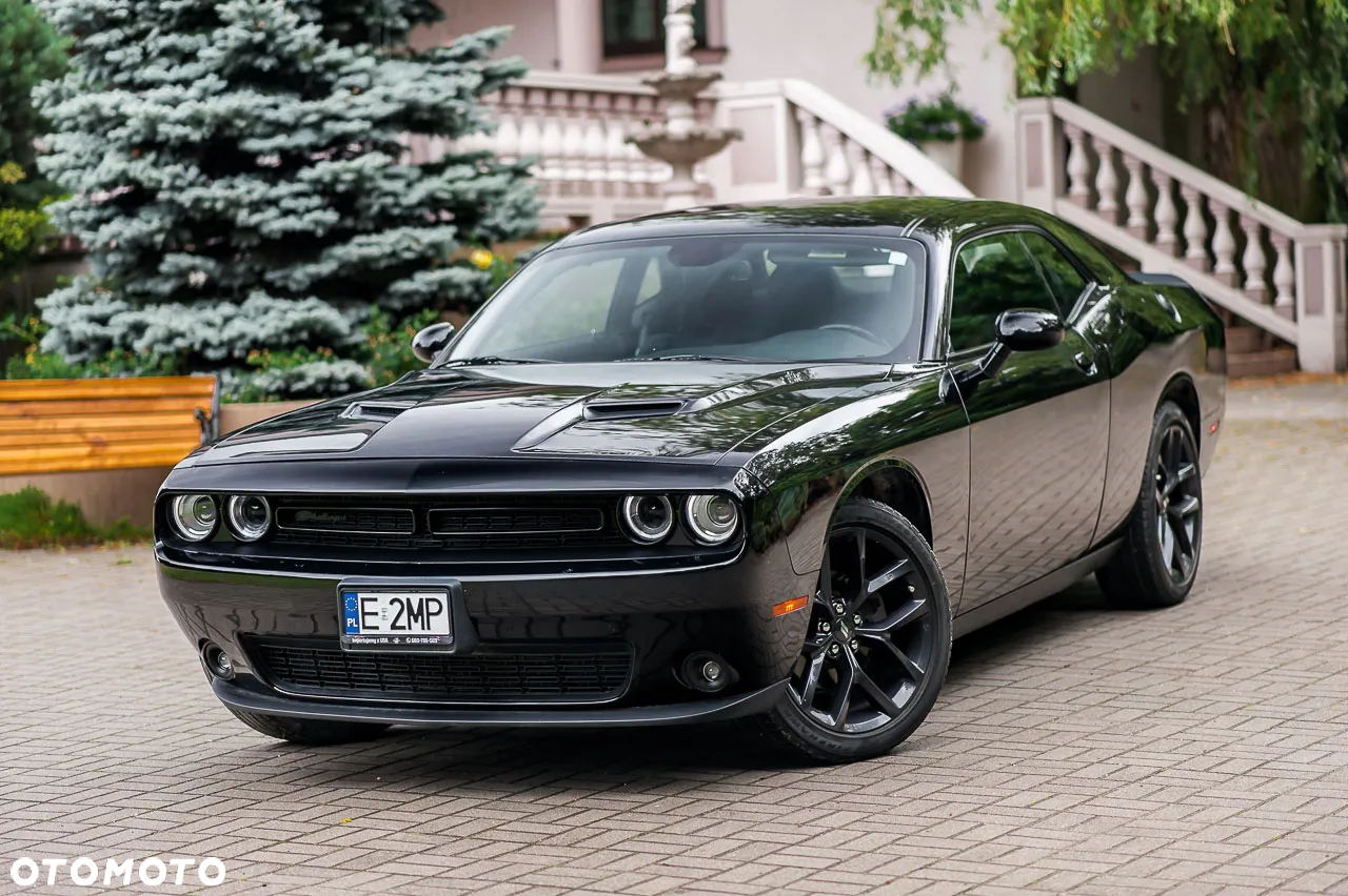 Dodge Challenger - 2