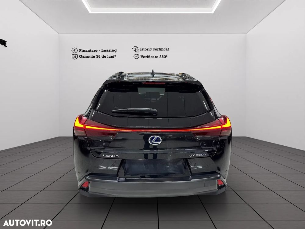 Lexus UX 250h FWD Executive - 7